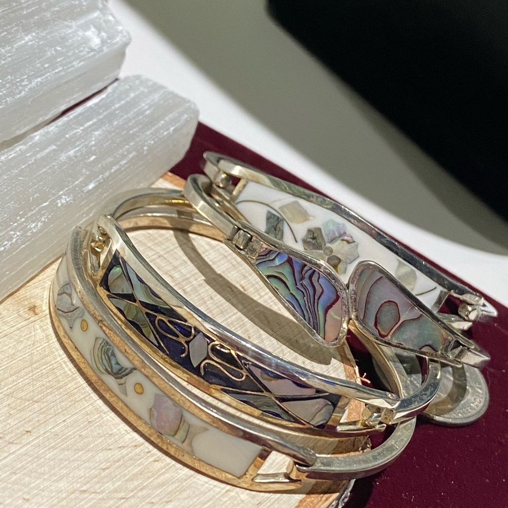 Vintage Alpaca Bracelets bundle of 4! 💙🤍🦋 - Picture 5 of 10